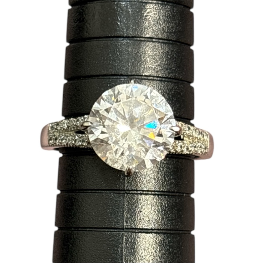 Stauer 925 PT Platinum Finished Diamond Aura Avalon Ring Size 9 Stunning